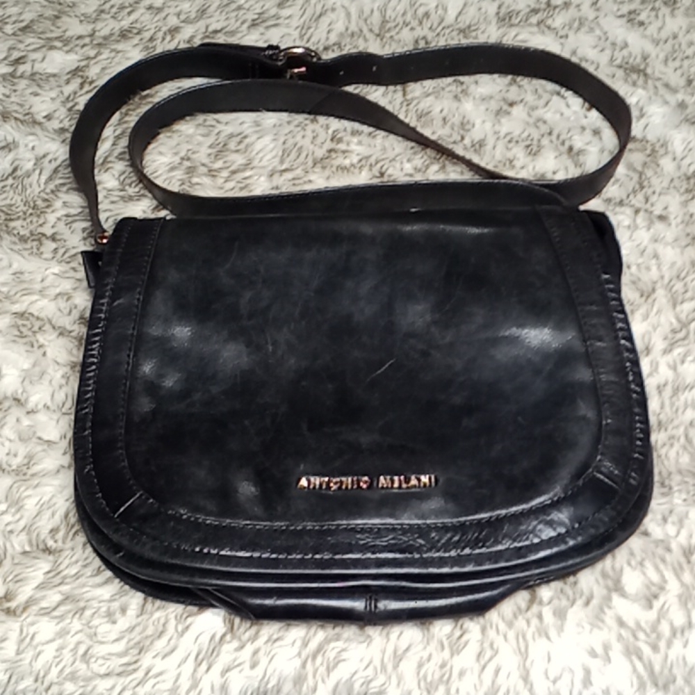 Antonio Melani crossover bag